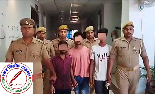 लाखों की चोरी करने वालो शातिर चोरों को गोरखनाथ पुलिस ने पहुचाया सलाखों के पीछे ! कबाड़ बीनने के बहाने कॉलोनियों में करते थे रेकी कर करते थे हाथ साफ !