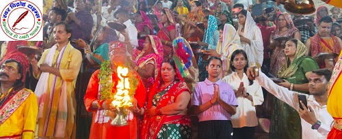 नवरात्र के प्रथम दिन माॅ गंगा महा आरती में मुख्य अतिथि के रूप में शामिल हुए पिछड़ा आयोग प्रदेश उपाध्यक्ष दर्जा प्राप्त राज्यमंत्री सोहनलाल श्री माली !