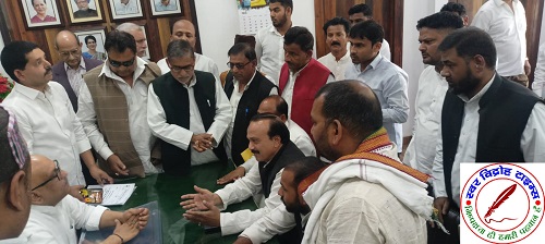 प्रतिनिधि मंडल पहुंचा लखनऊ प्रदेश कांग्रेस कार्यालय !